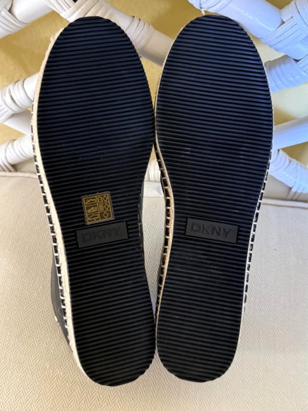 DKNY Mallandra Women's Black Leather Slip-On Espadrille Flats Shoes Sz 8 US NWT - Picture 9 of 15
